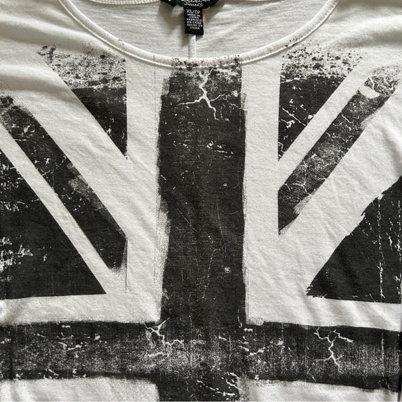 Y2K Grunge White and Grey British Flag Graphic Distressed Top - Picture 4 of 5